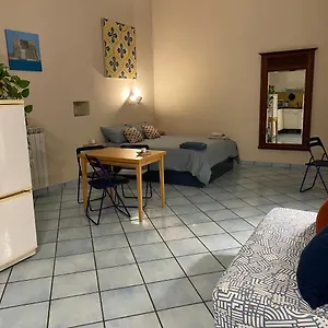 Casa Del Monte , Napoli Italia